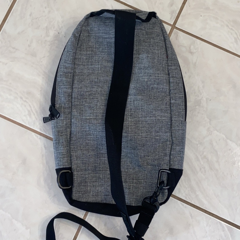 Herschel Supply Co. Gray Crossbody Sling Bag with Logo Patch Travel Chest Bag - Picture 3 of 10